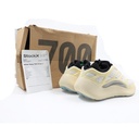 YEEZY 700 V3 AZAEL US M Size:6.5, 39 1/3 FW4980 Made By Adidas