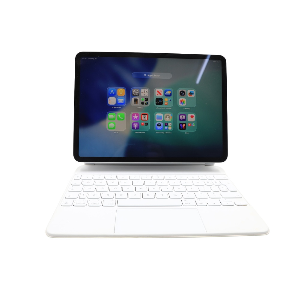 iPad Pro 11 inch 4th Generation M2 chip 256GB With Magic Keyboard
