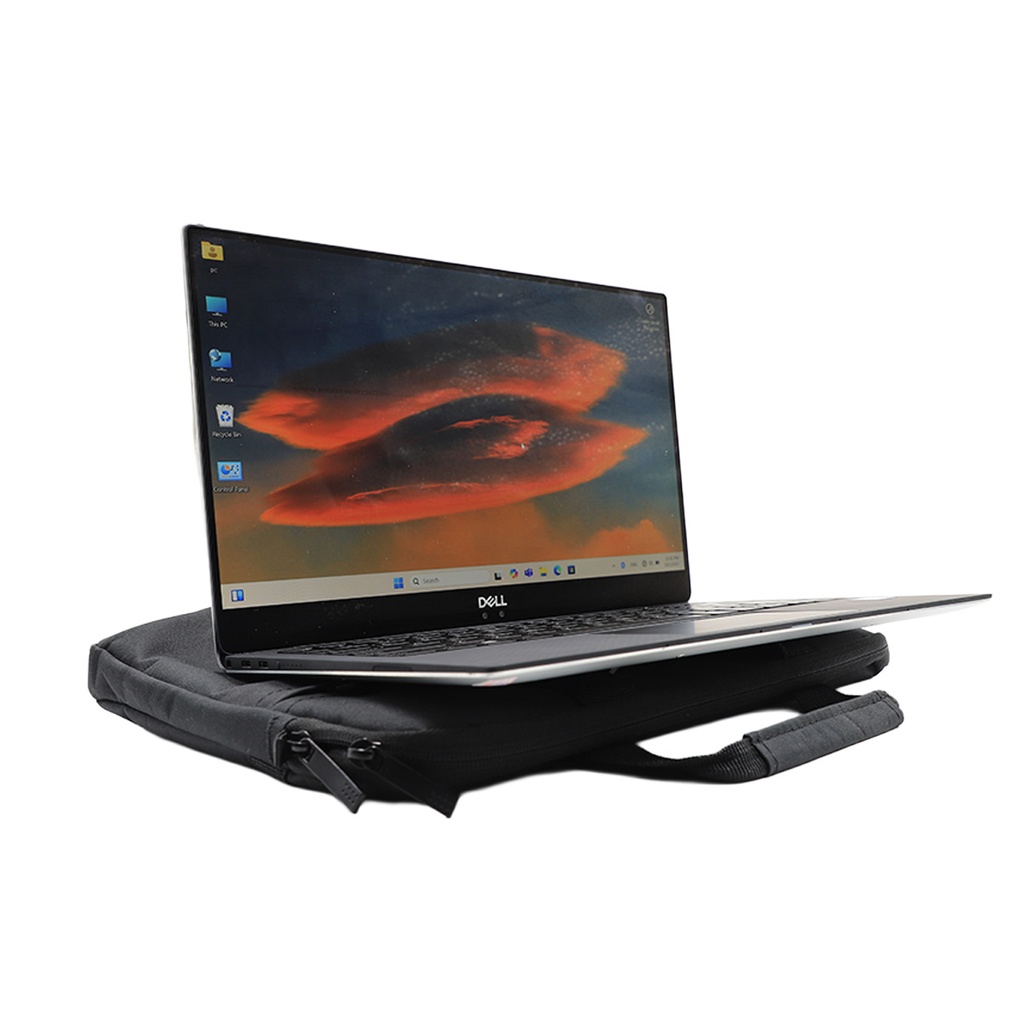 Dell XPS 13 9370 Laptop i7-8550U, 8 CPU, 8 GB Ram 500 gb SSD + Cover