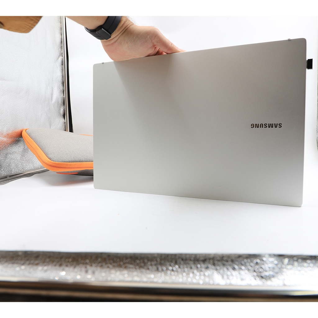 Samsung Laptop 750 XDA, I5-1135G7 8 CPU, 8 Ram , 256 GB SSD