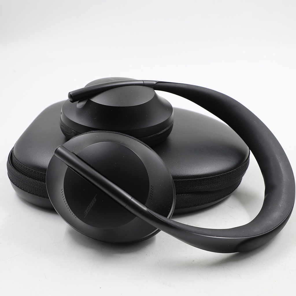 Bose 700 Headset Including Cover And Wires
