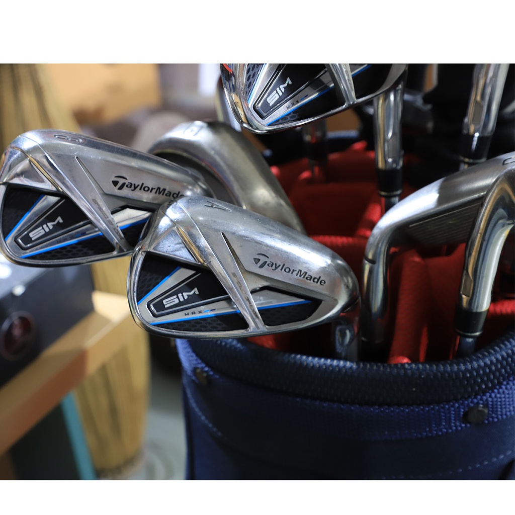 **Used** Golf Luxury Tylor Made 16 Piece + Ultralight Pro +Multiple Balls