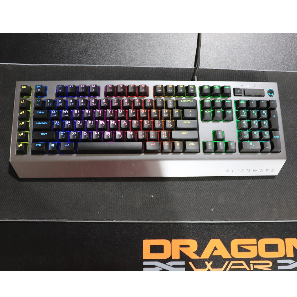 Gaming Table Dragon War + Mechanical Alienware Keyboard AW768 + Razer Mamba Elite + Razer RZ02 LED Mouse Pad