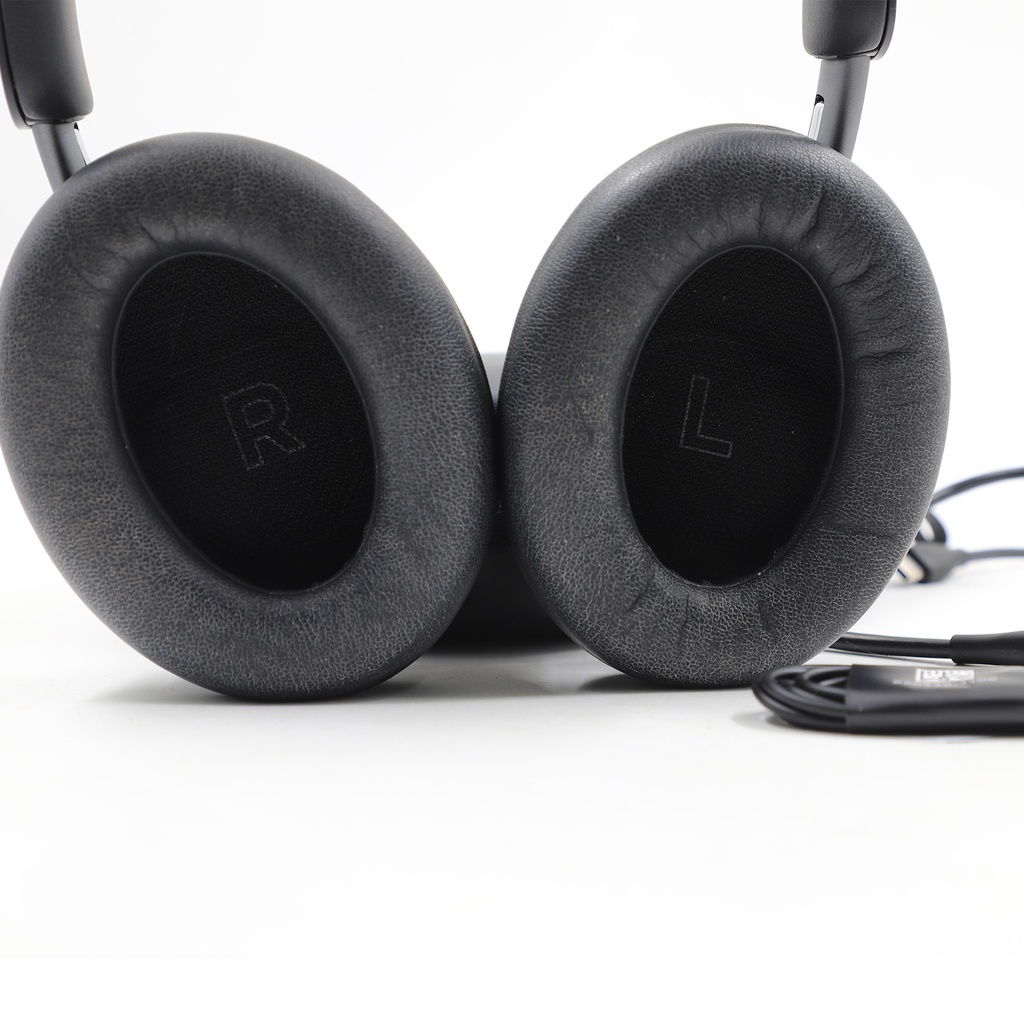 Bose QC Ultra Wireless Headset + Pouch