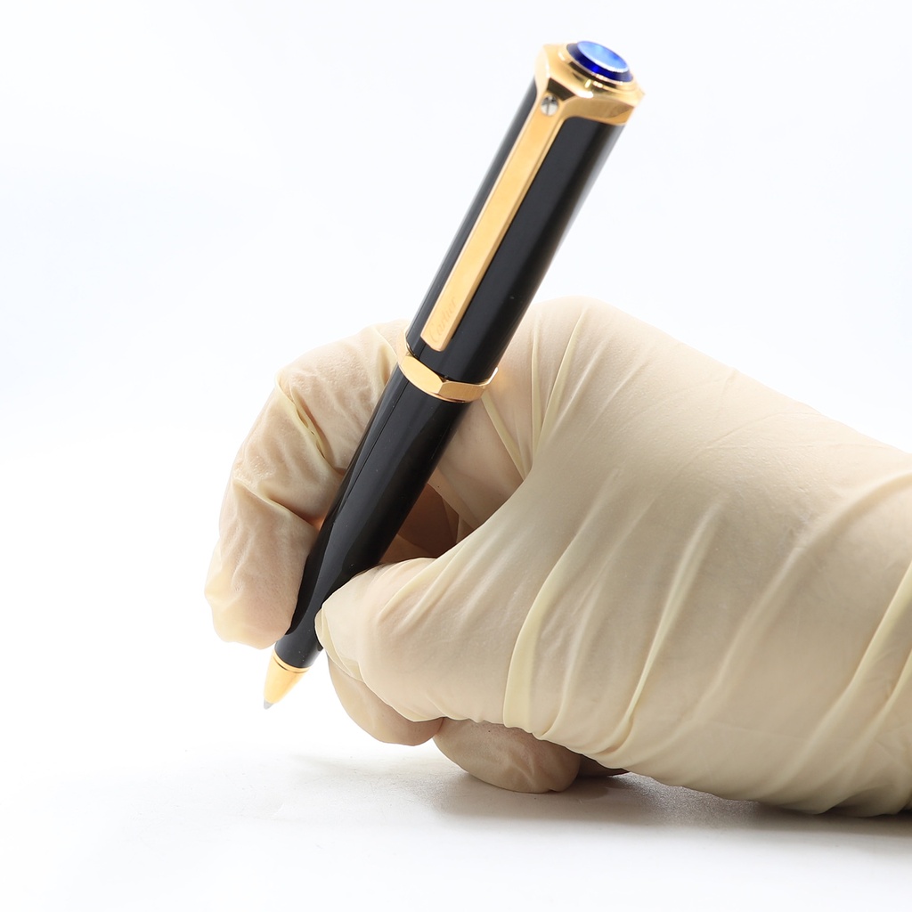 Santos-Dumont ballpoint pen Santos-Dumont ballpoint pen, black composite body and cap, 18K rose gold