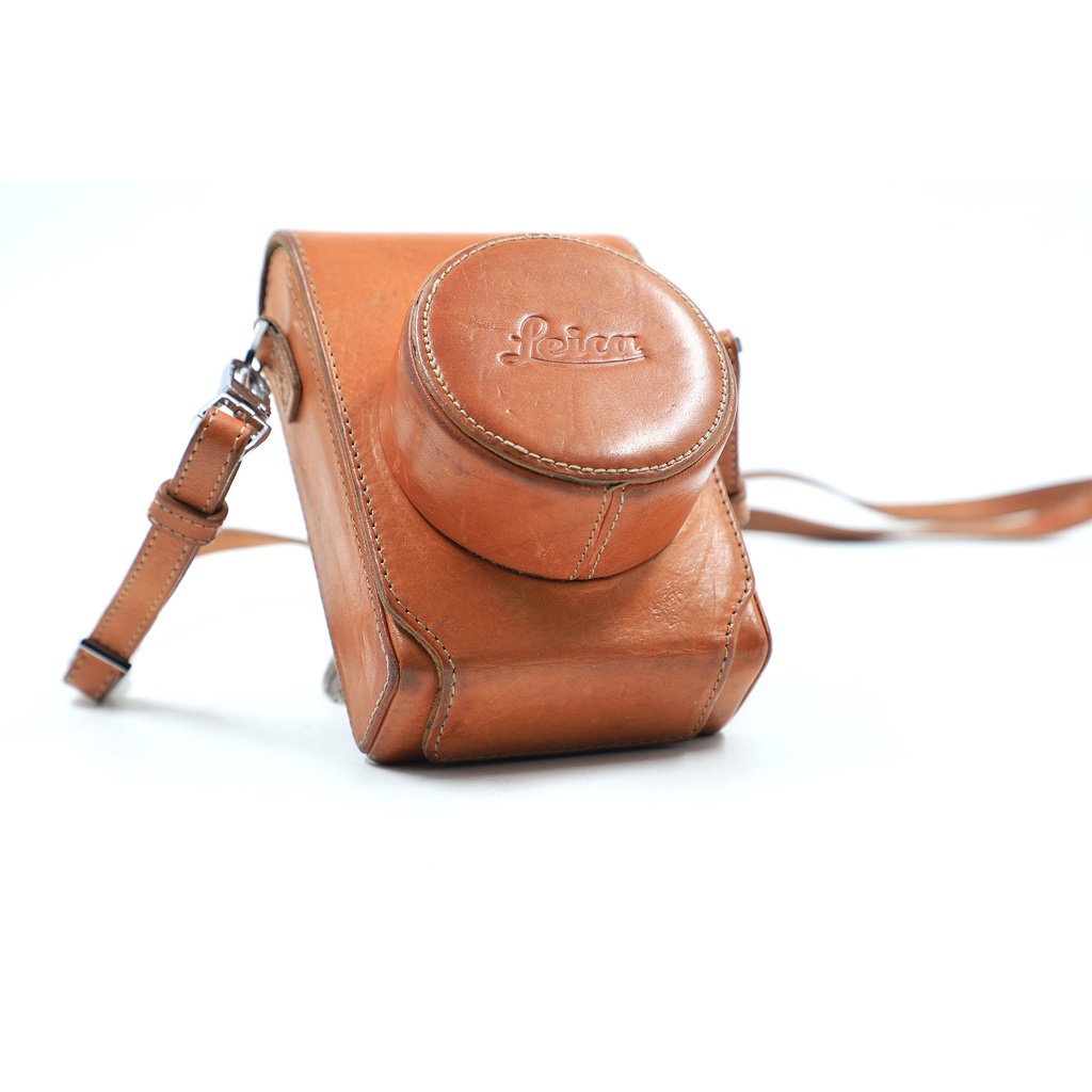 Leica D-Lux 7 premium travel compact + Cover Lens