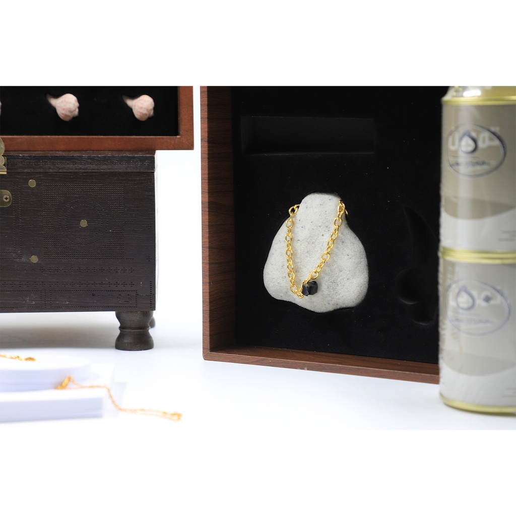 Mix Of Multiple Cultural Qatar Good Souvenir High Quality