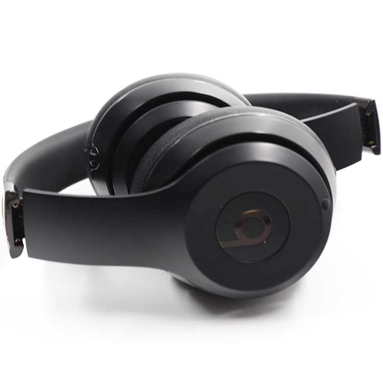 Beats Solo Wireless headphones + Pouch