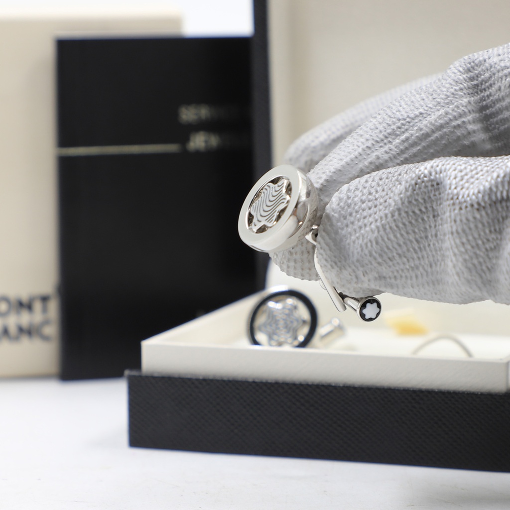 MontBlanc Mens Jewellery Contemporary Collection Cuff Links, Heritage, Swlvel Steel, MB Emblem Blk Lacqu 109992
