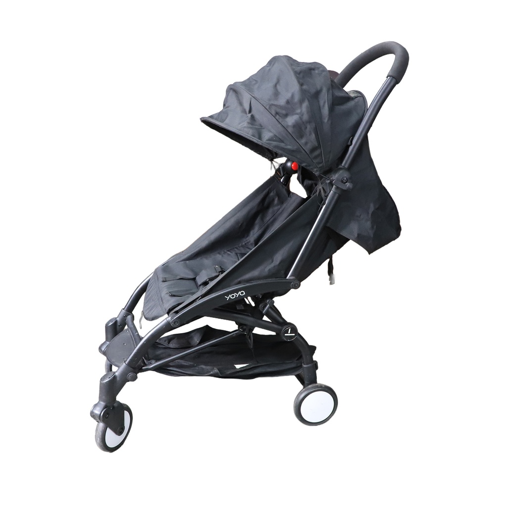 Yoyo Black Stroller ** Missing Screw**