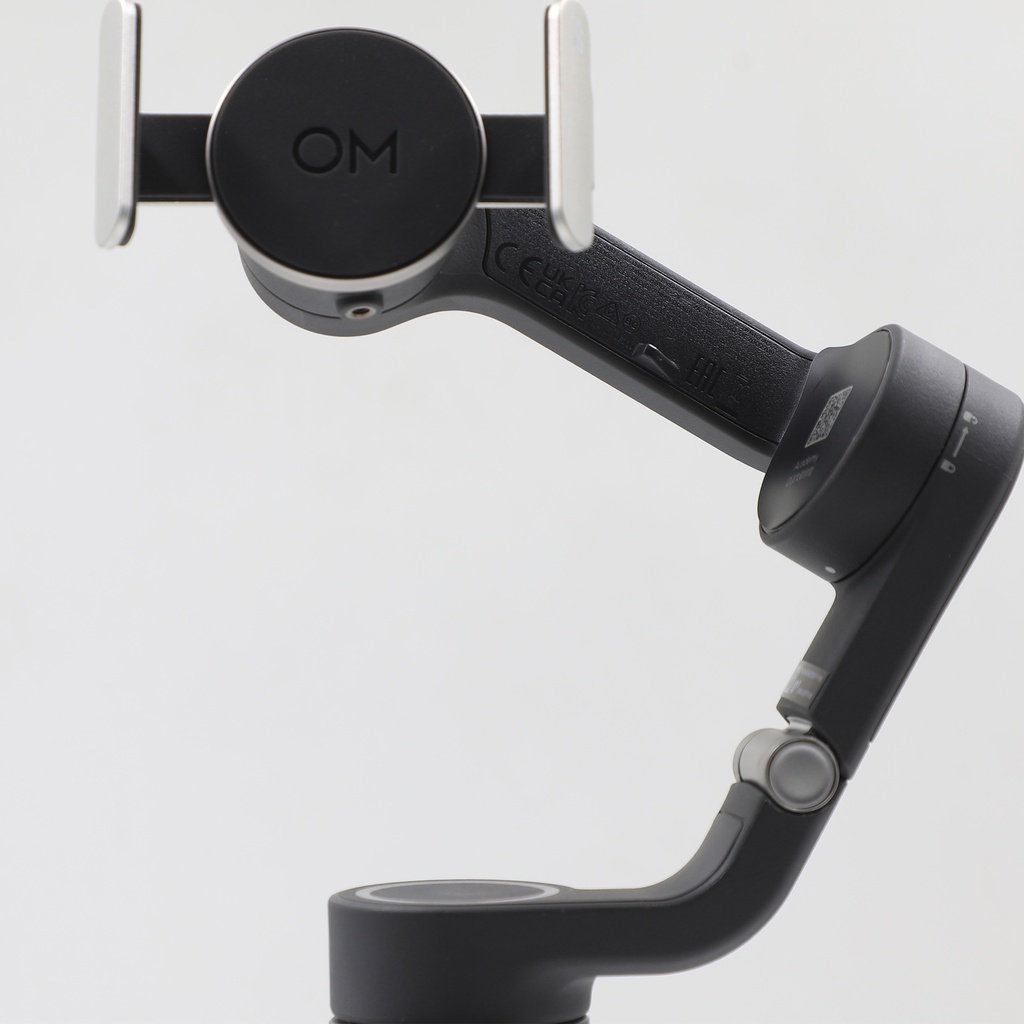 DJI Gimbal Osmo Mobile 6, Model:QE200 with pouch & tripod