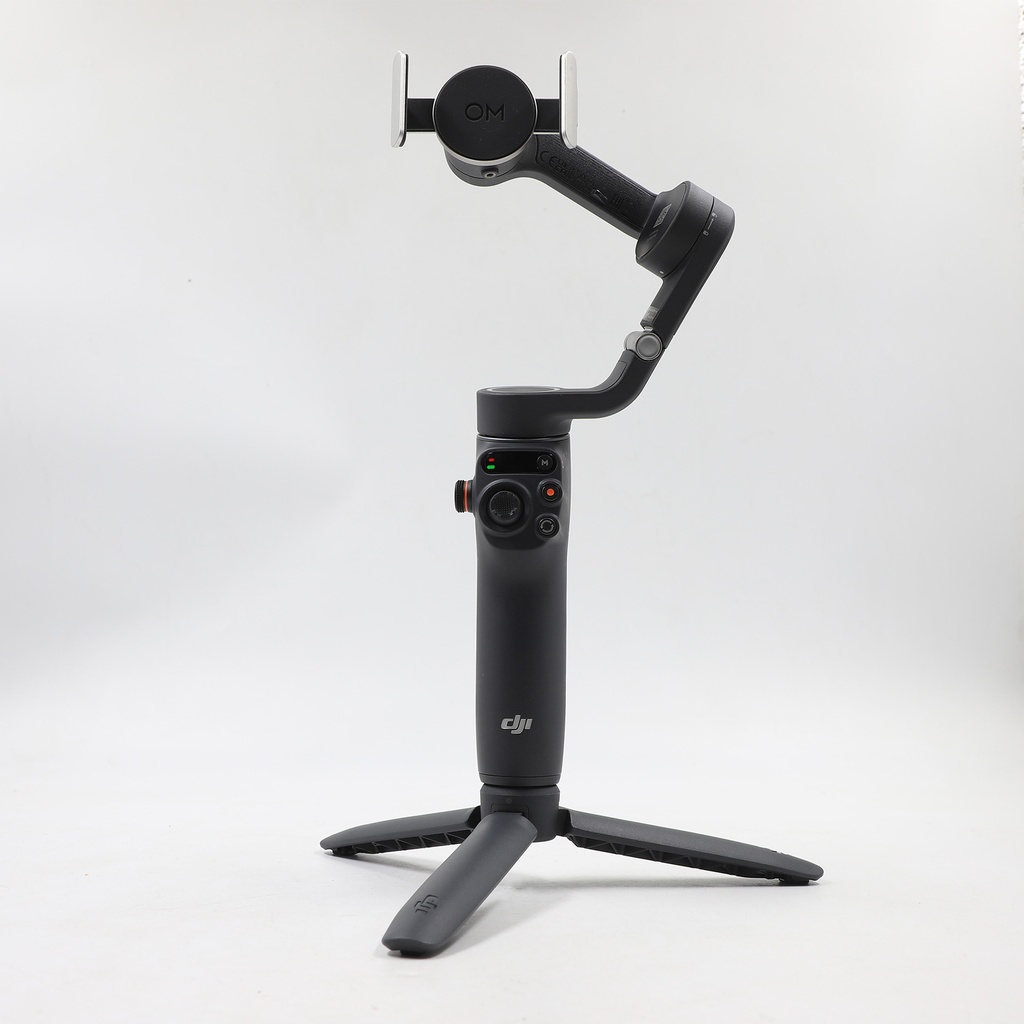 DJI Gimbal Osmo Mobile 6, Model:QE200 with pouch & tripod