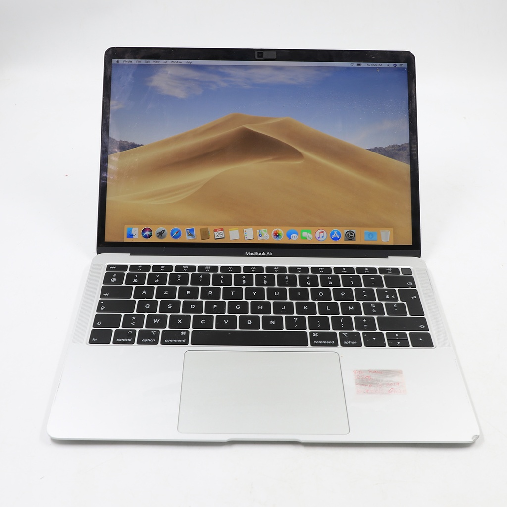 MacBook Air  8 Gb 128 gb i5 2019 **Very Small Dent On Top
