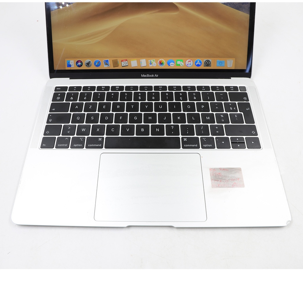 MacBook Air  8 Gb 128 gb i5 2019 **Very Small Dent On Top