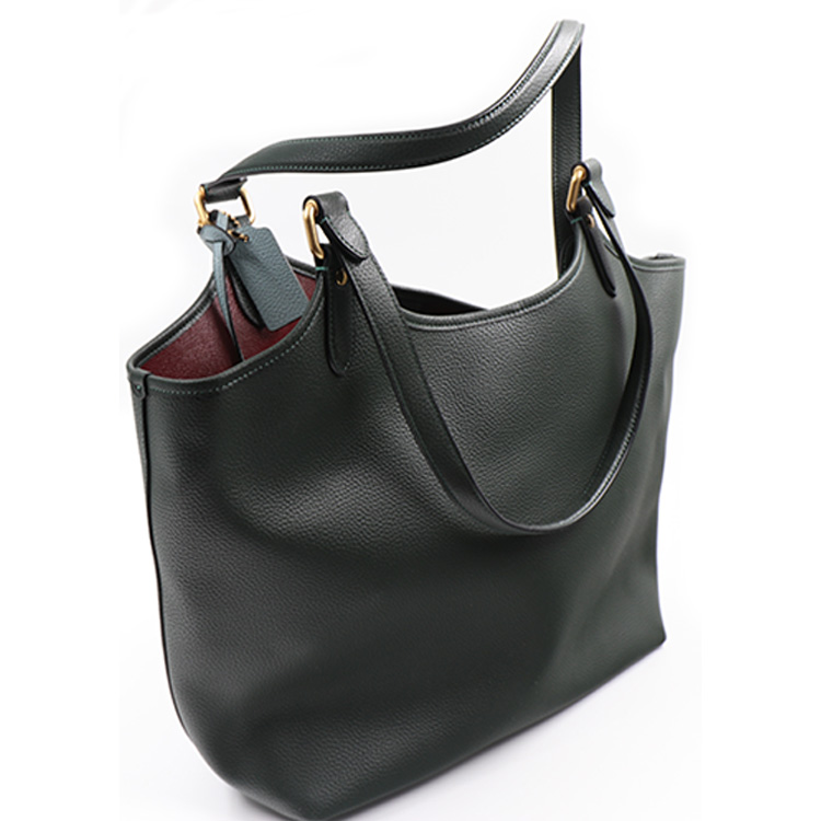 Green Day Tote HandBag + Coach Pouhe ** We Dont Know If Used Or Not Comes Like In The Picture
