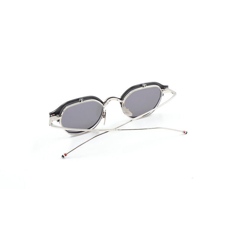 Thom Browne TBS812  Lens Width:46 Bridge Width:22