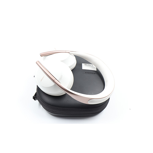 Bose Noise Cancelling Headphones 700 + Pouch