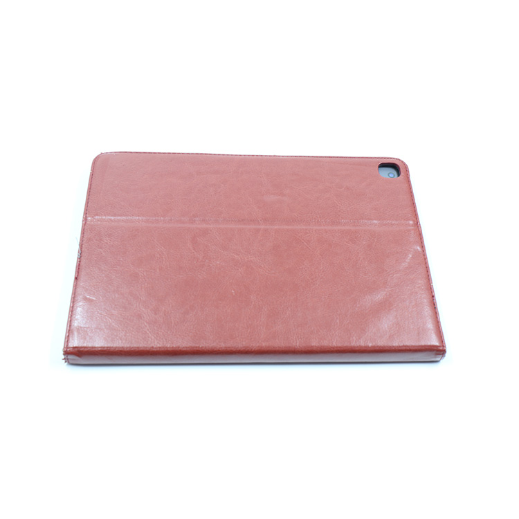 iPad 7th Gen 32 GB + Cover Case