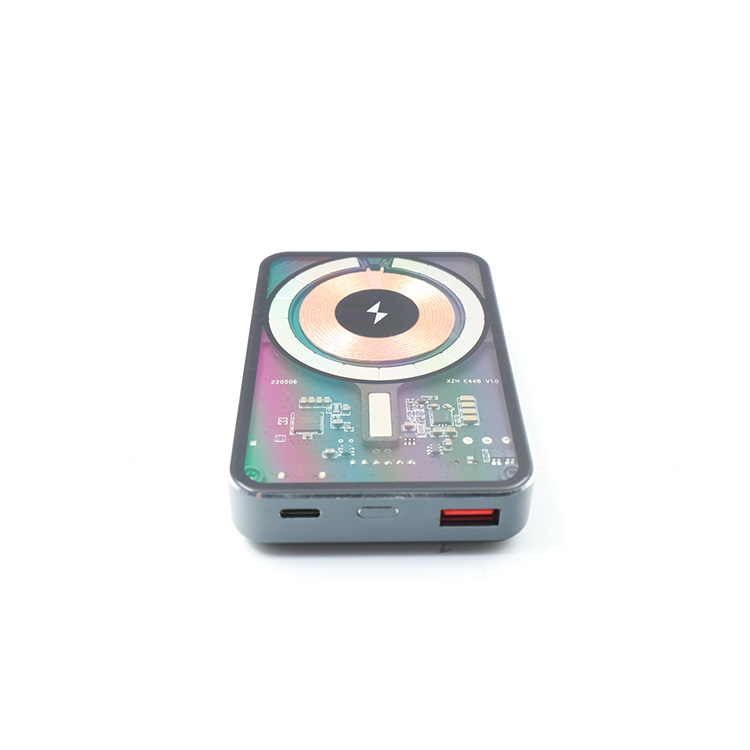 RoHS E448 m 10000 mAh, Out/In Type-C: 5V---3A, Output/USB: 4.5V--5A