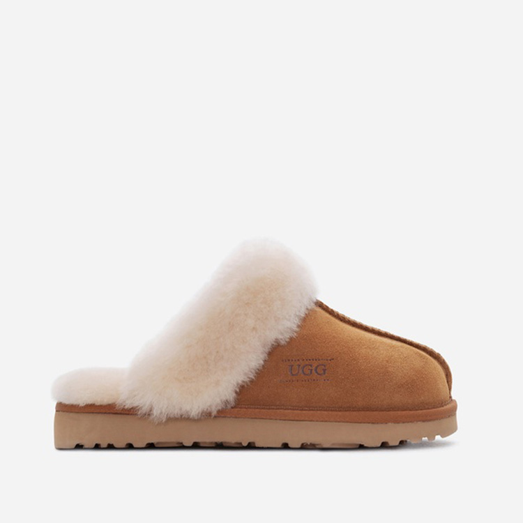 UGG Ozwear Connection  Classic Australian Size: 40