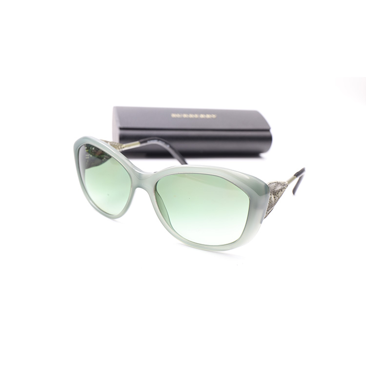 Burberry B4208-Q, Lens Width: 57 Bridge Width:16