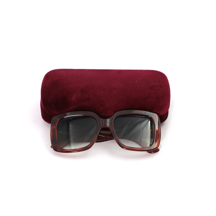 Gucci GG0141S, Lens Width:53 , Bridge Width:20  - 140