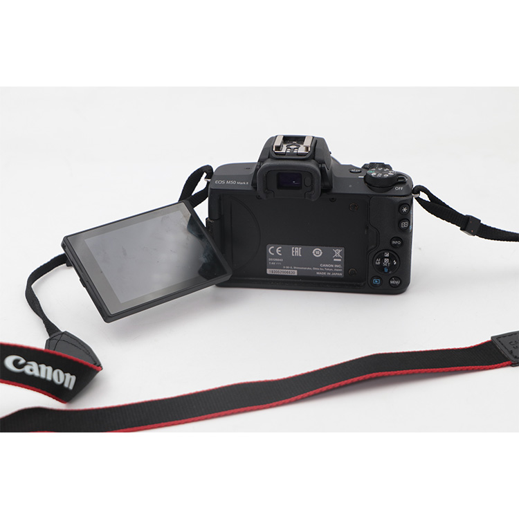 Canon EOS M50 Mark II Mirrorless Camera + EF-M 15-45 mm f/3.5-6.3