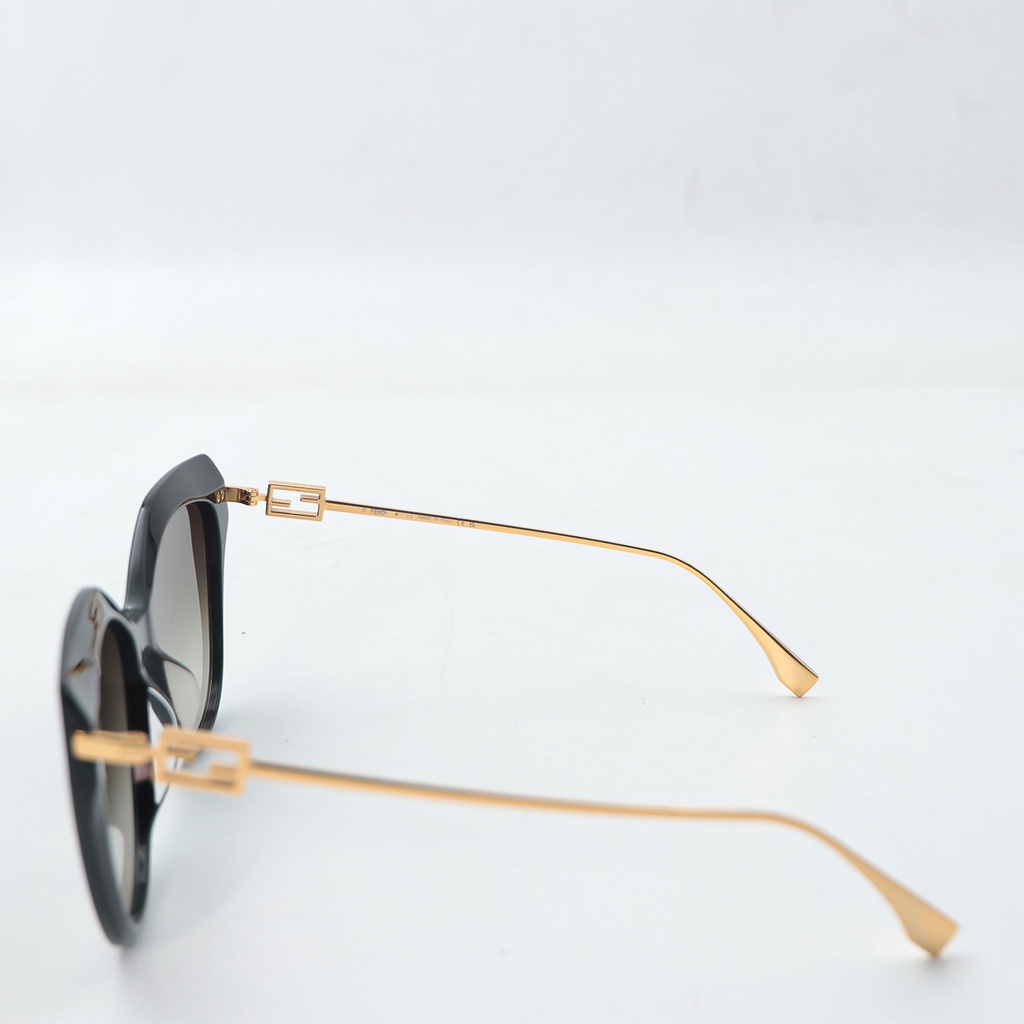 Fendi FE40011U 01F  Lens Width:57, Bridge Width:16 --- 140, made In iTaly