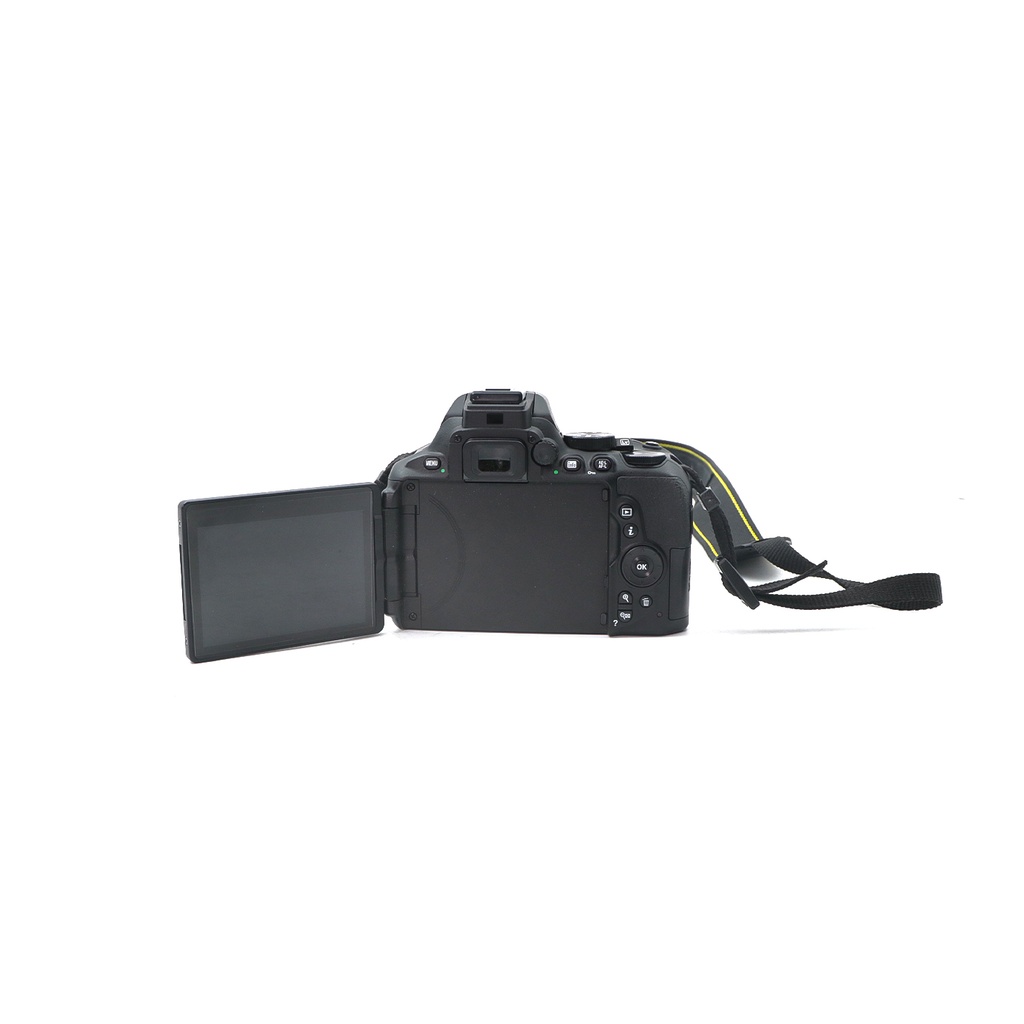D5600 DX-Format Digital SLR W/AF-P DX Nikkor 18-55mm F/3.5-5.6G VR