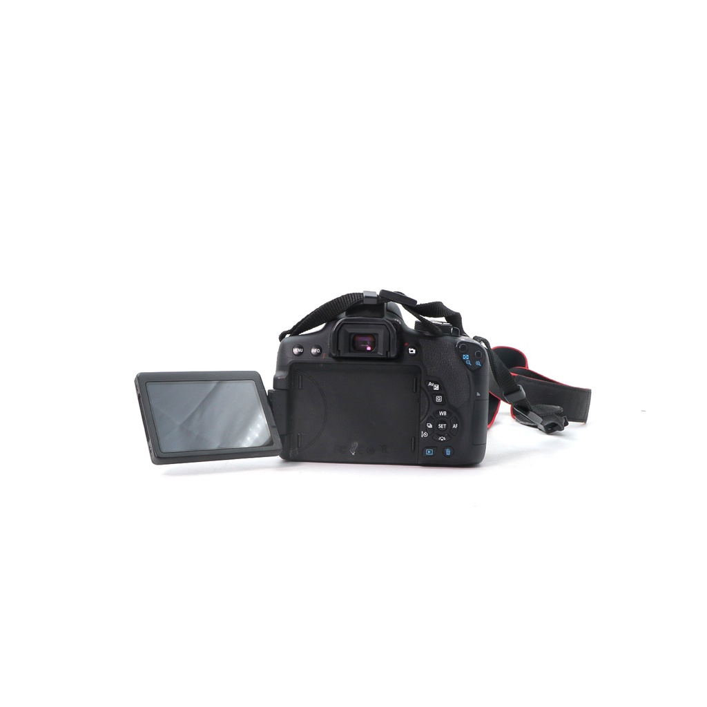 Canon EOS 60D 18 MP CMOS Digital SLR Camera with 18-135mm f/3.5-5.6 IS UD Lens
