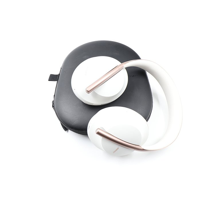 Bose Noise Cancelling NC700 Heaphones , Bluetooth Active Noise Cancelling Mic. 10 M Bluetooth Range White