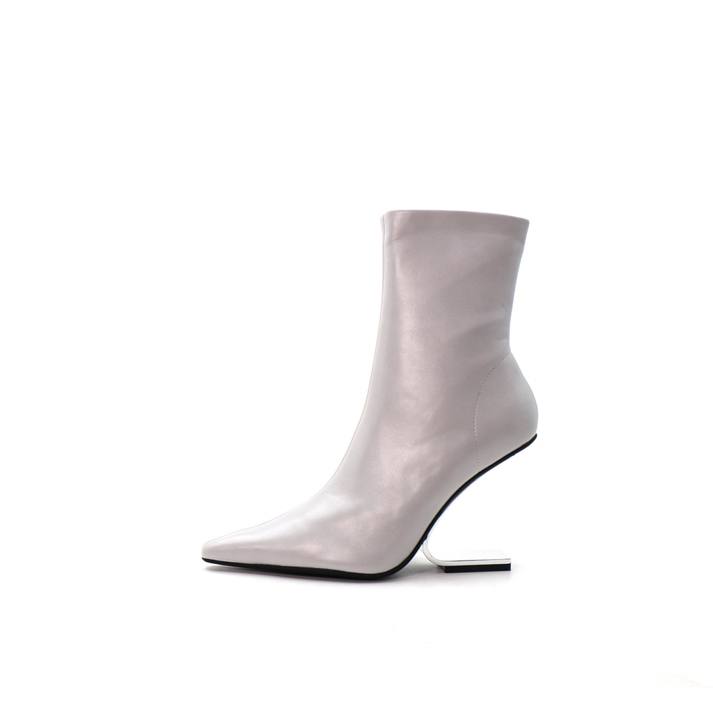 Jeffrey Cambell Ivory Silver Compass Boots size 7