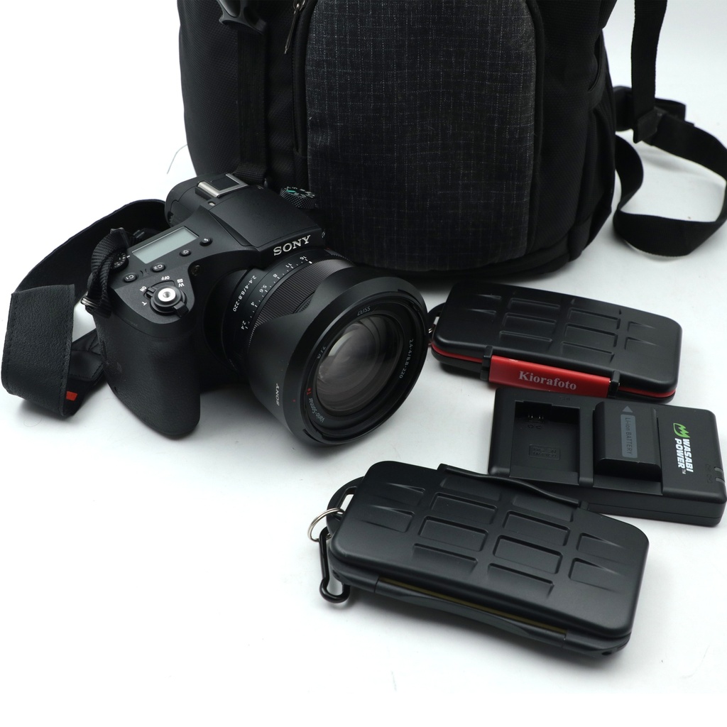 Sony RX10 IV+ 2 SD Card 512 Extreme Pro + Charger  + Pouch ** Top Of the Chart Camera