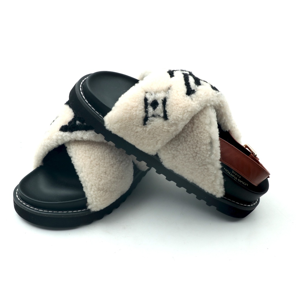 LV Louis Vuitton Style No:V618-2 Colour Beige/ Black Size: 38