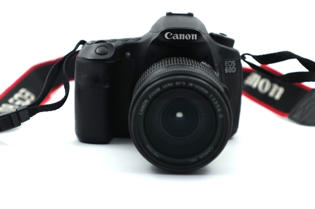 Canon EOS 60D 18 MP CMOS Digital SLR Camera with 18-135mm f/3.5-5.6 IS UD Lens  (without charger)
