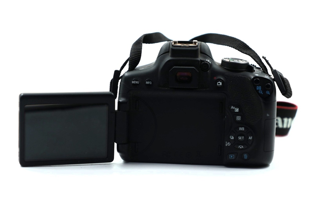 Canon EOS 60D 18 MP CMOS Digital SLR Camera with 18-135mm f/3.5-5.6 IS UD Lens  (without charger)