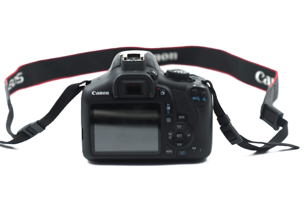 Canon EOS Rebel T5i 18.0 MP CMOS Digital SLR with 18-55mm  Lens With Memory Card 32GB