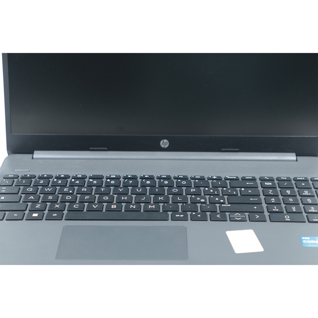 HP Model: 15s-fq2125nl, Ram: 8gb,  256 gb ssd i3 11Gen
