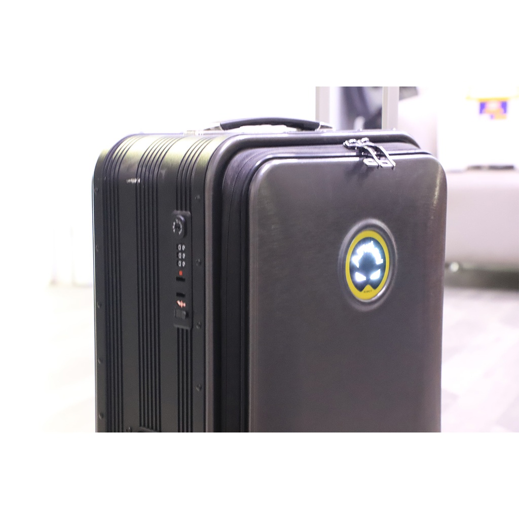 AirWheel Robot SE3S Black ultimate Airwheel Suitcase, Featuring An Automatic Footrest