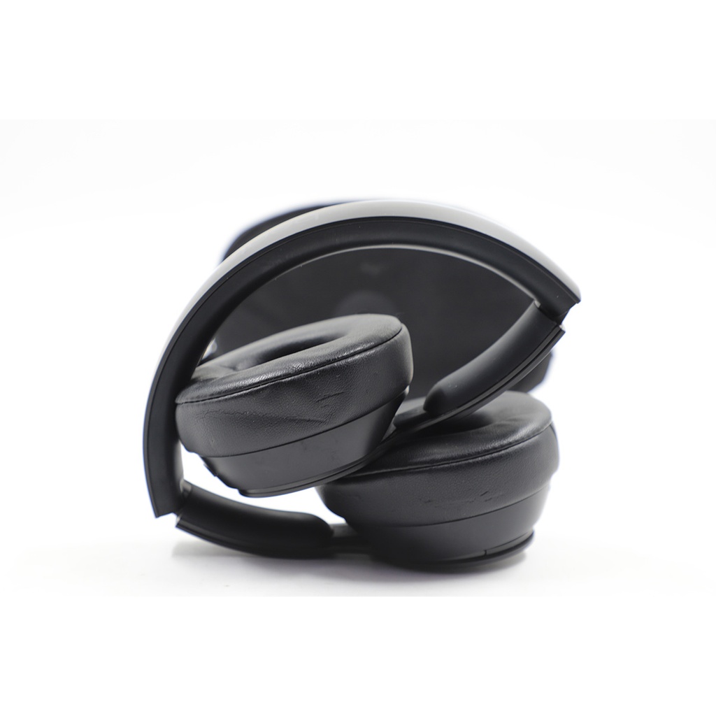 Beats Solo Pro Black + Clover