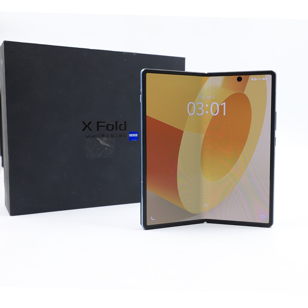 ** Screen A little Open, Battery Condition Unknown But Working  ** Samsung Galaxy Z Fold 3 5G 7.6'' Smartphone, Single Sim + e-Sim, 12GB RAM, 512GB