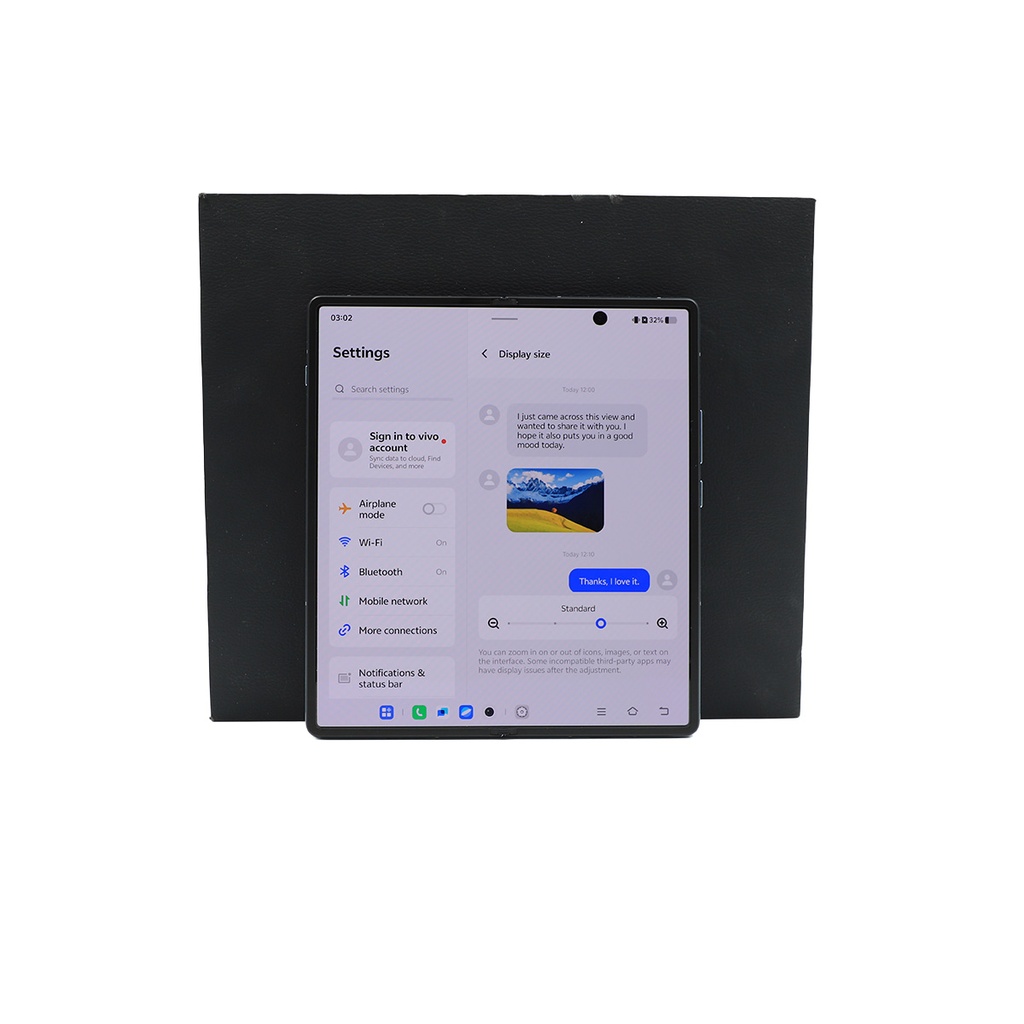 ** Screen A little Open, Battery Condition Unknown But Working  ** Samsung Galaxy Z Fold 3 5G 7.6'' Smartphone, Single Sim + e-Sim, 12GB RAM, 512GB