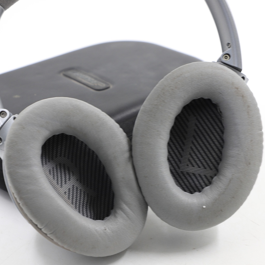 Bose Quietcomfort 35 Series 2 - Silver, Wireless Headset ** Sponge Consumed