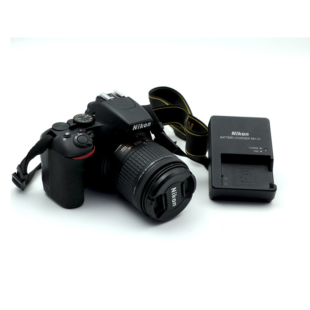 Nikon D 3500 DSLR + Pouch
