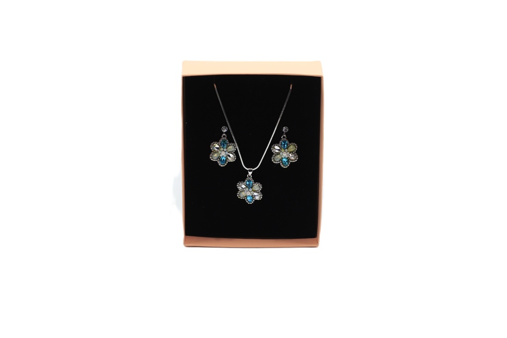 Blue White Pendant set