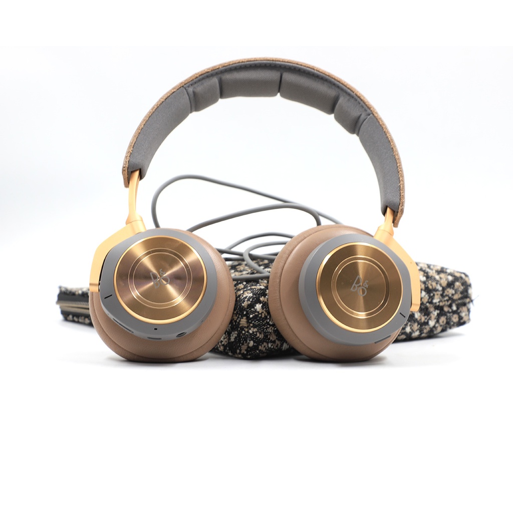 Bang & Olufsen Beoplay H9 3rd Gen Wireless Bluetooth Over Ear Headphones, Active Noise Cancellation, Transparency Mode, Voice Assistant and Mic, Argilla Bright