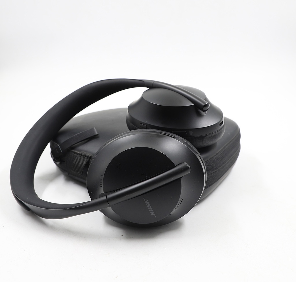 Bose 700 noise cancelling headphones Auction + Cover