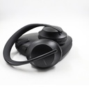 Bose 700 noise cancelling headphones Auction + Cover