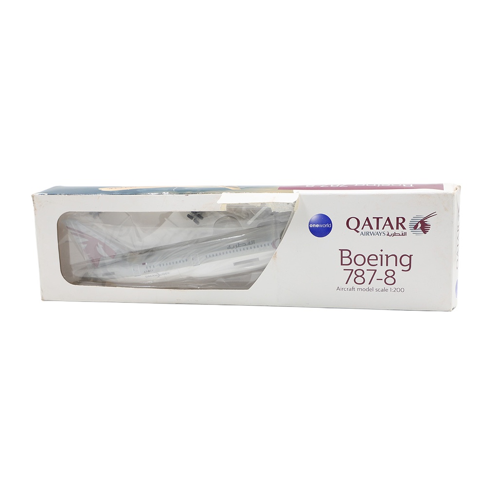 qatar Boing 787- 8 Aircraft Model Scale 1:200