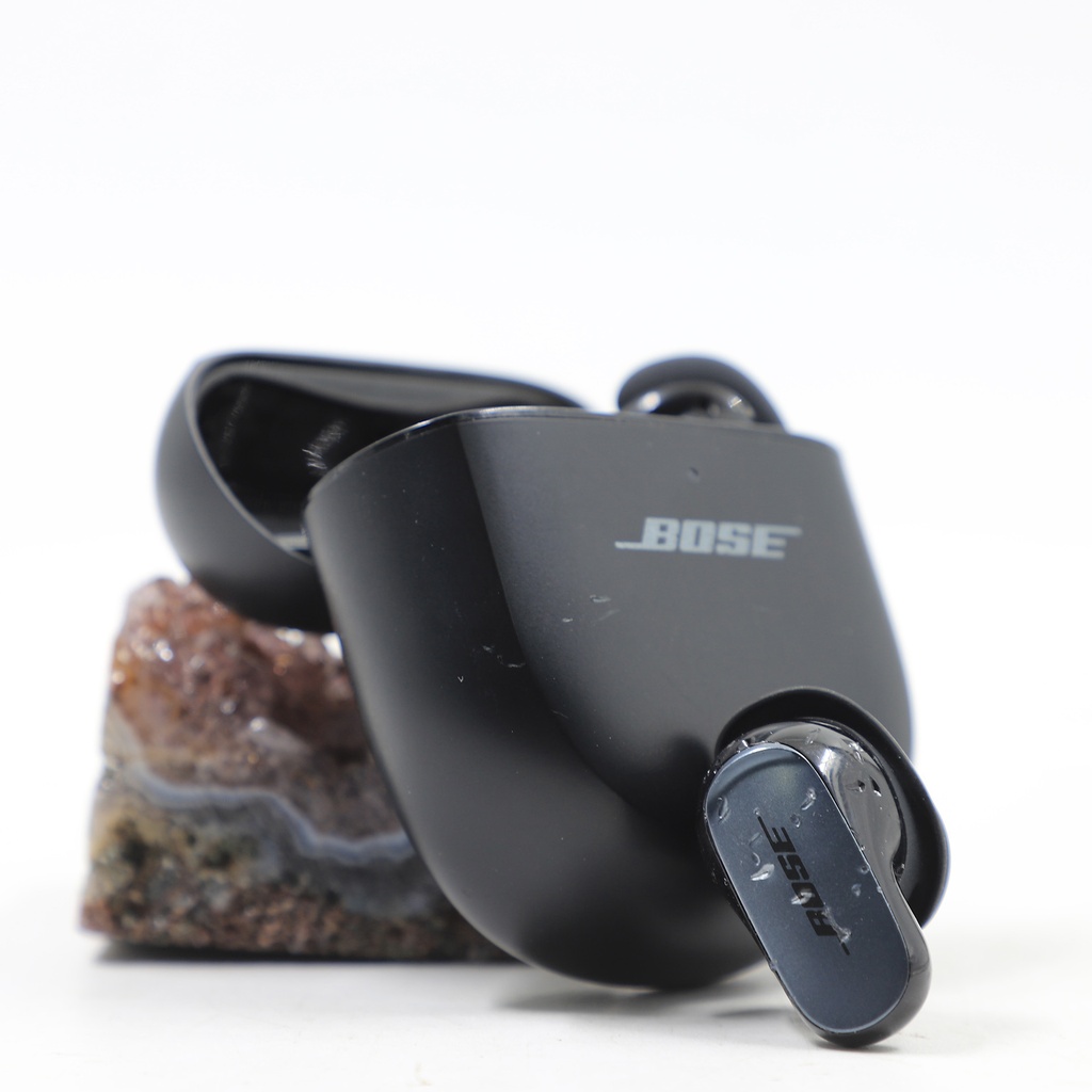 Bose Qc Ultra Earbuds ** Damage On The Left  Earbuds**
